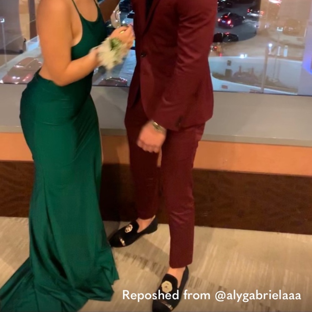 Prom / gown - Picture 2 of 4